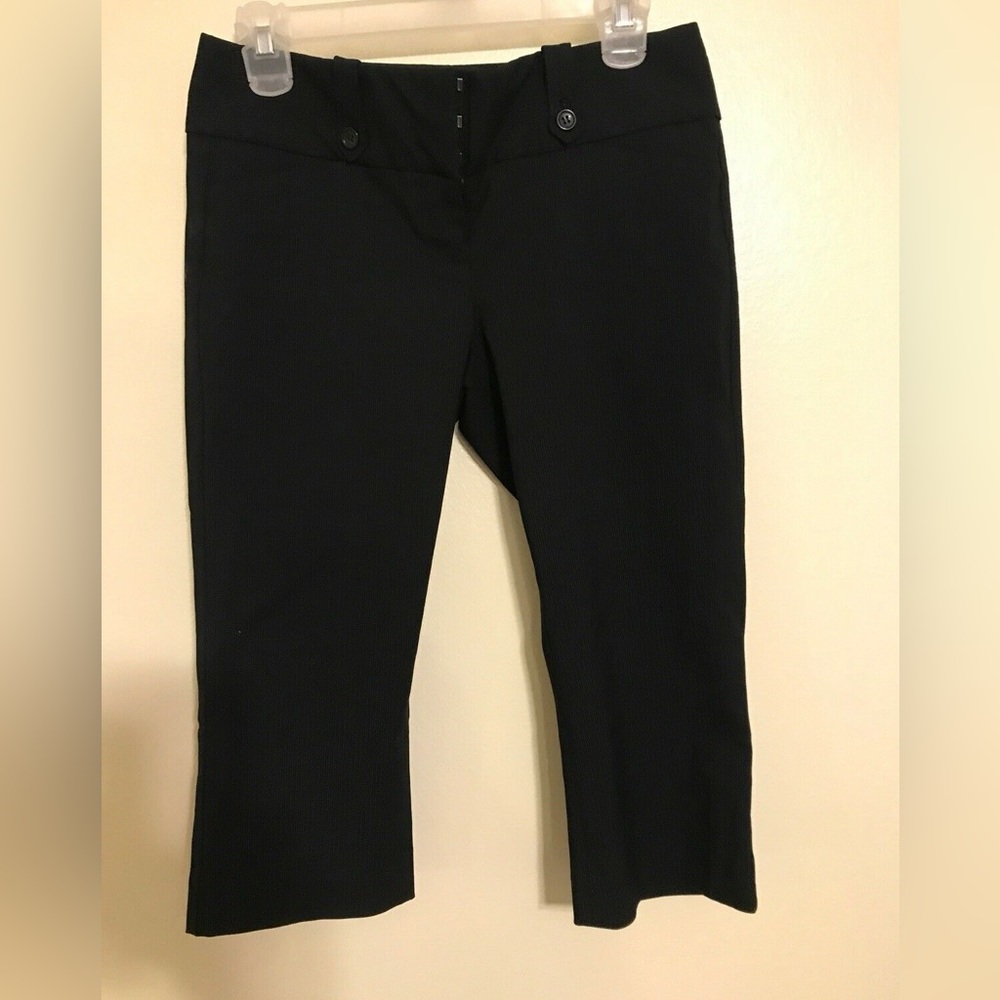 The Limited EUC Exact Stretch Black Pinstripe Capri/Crops